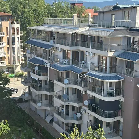 Apartment Sunny View Retreat At Sunny Cozy With Sunlit Balcony Slantschew brjag